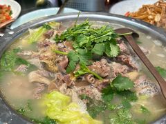 -川流不息·地道川菜·小龙虾(松东路店)