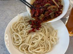 辣皮子炒肉拌面-汗腾格里·风味餐厅(新疆驻京办店)