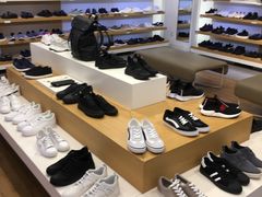 -hotwind热风(世纪东方广场店)