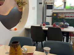 -毛辣果·贵州红酸汤牛肉火锅(西单店)