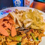 超大肉片的新疆炒米粉我在这里吃到了‼️