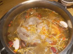 酸萝卜鸭架汤-守柴炉烤鸭(科华中路王府井店)