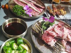 -围炉肉舍•炭烤活鳗•丹东海鲜烤肉(步行街店)