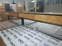 -罗伯特眼镜·蔡司官方授权(罗湖国贸店)