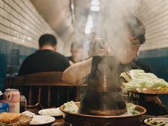 -洞庭洲·防空洞火锅·烧烤·铜锅涮肉(新百广场店)