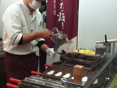 在放红豆-粉粉乐鲷鱼烧(美罗城店)