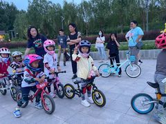 -八爪矩阵极限运动馆·儿童平衡车·感统训练(南海子公园校区)