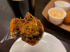 炸手撕猪肉球-瑞食酒馆 La Taverne Suisse