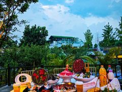 -茅草房·河畔园林火锅