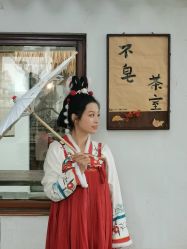 -一揽芳华汉服旗袍体验馆(拙政园店)