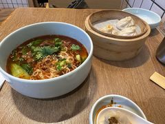 一品麻辣肥肠面-一品小笼(金融街店)