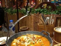 -老滇山寨•云南特色菜•地方菜•民族风情歌舞表演(金碧店)