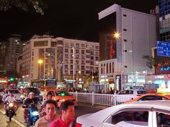 -解放路步行街                