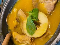 酸木瓜炖牛腩-半山腰·云南菜(侨福芳草地店)