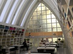 -钟书阁(松江泰晤士小镇店)