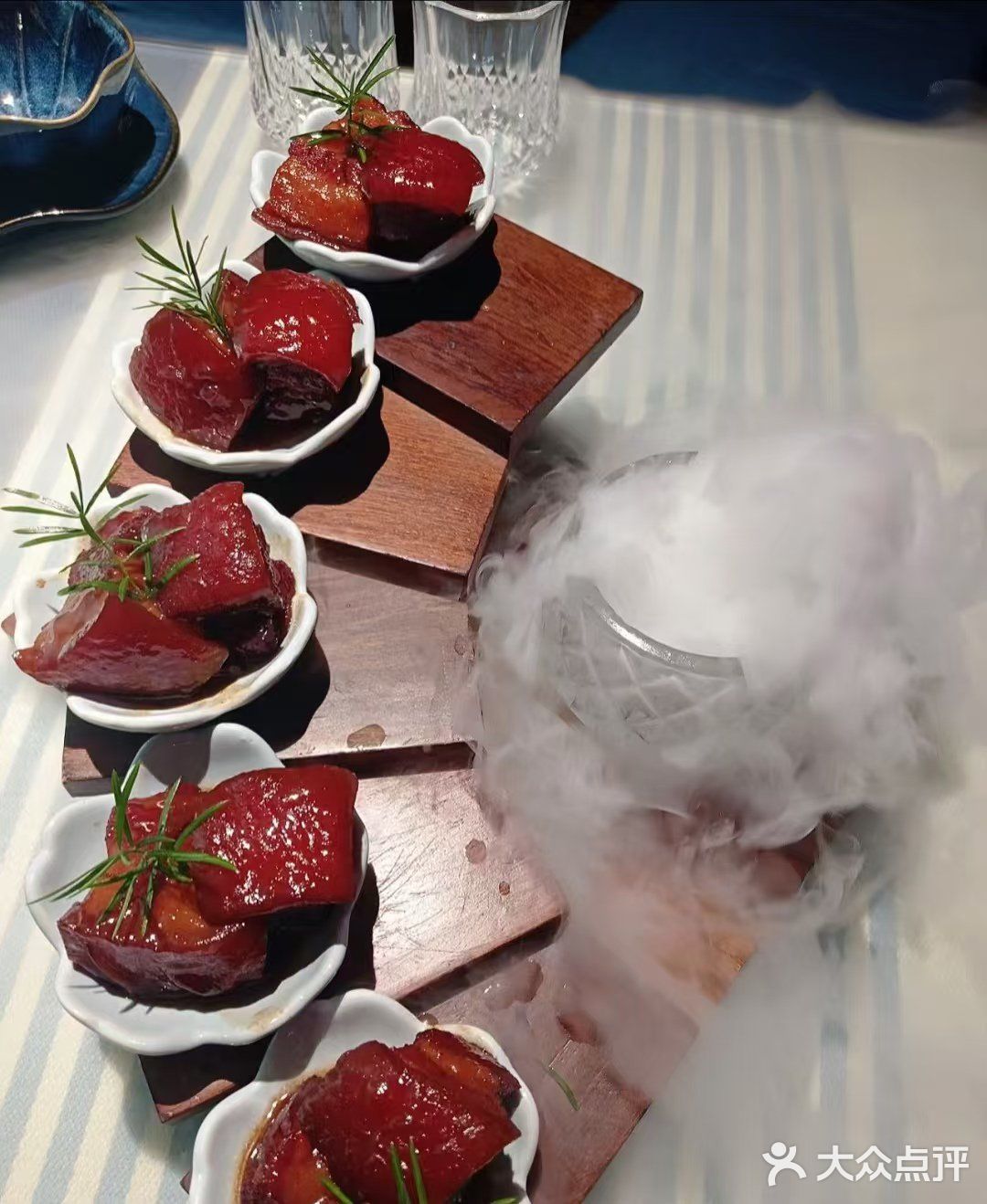 适合情侣约会，朋友聚餐的私房菜餐厅