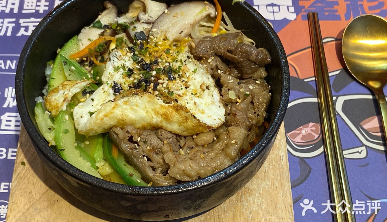 特别多人，即便人如此之多，每一层的服务依旧很到位