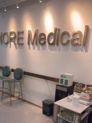 -More摩尔医美の注射线雕光电中心