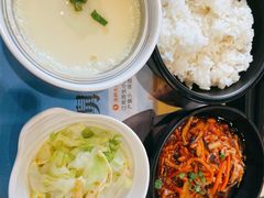 -老娘舅餐厅(黄龙体育中心店)