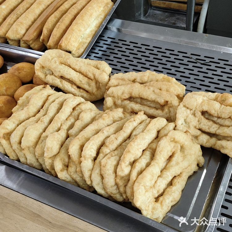 青岛大姑娘在蓬莱吃早饭,8元吃撑!