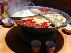 -白乐天毛肚火锅馆(解放碑店)