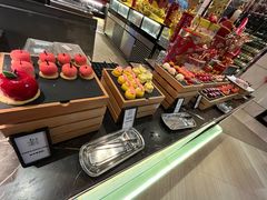 -广州万富希尔顿酒店·感趣自助餐厅·金秋蟹宴生蚝海鲜刺身