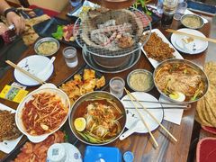 -韩风烤牛肉冷面店