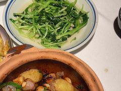 -八府香鸭·啫啫煲(华山路店)