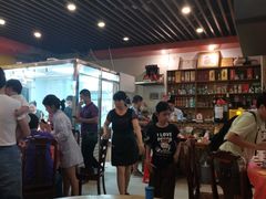 大堂-化州大众美食城(宝安老牌店)