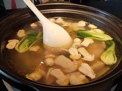 松茸炖土鸡-西茶·宋宴·精致江南料理