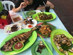 -明记烧鱼美味店