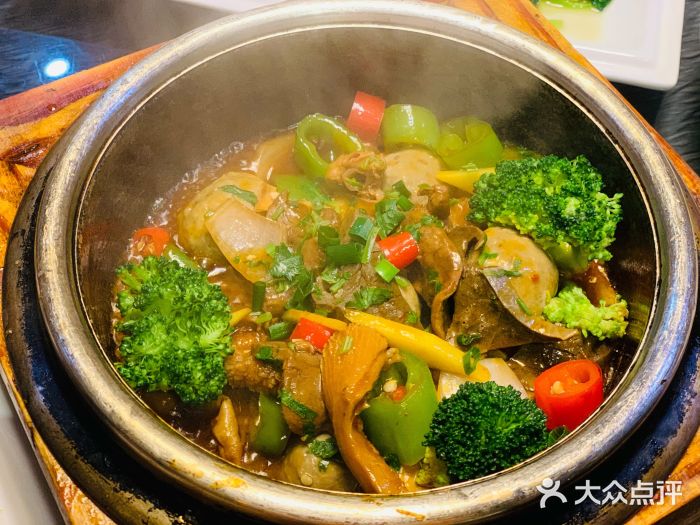 客家馆海鲜楼石锅牛杂图片