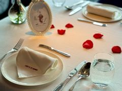 -弦月窗LUNETTE BY AMANDA(复兴路店)