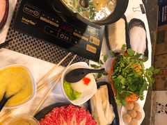 -鲜入围煮花胶鸡海鲜火锅