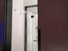 -深圳宝安体育馆希尔顿欢朋酒店