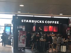 门面-星巴克(浦东机场T2到达店)