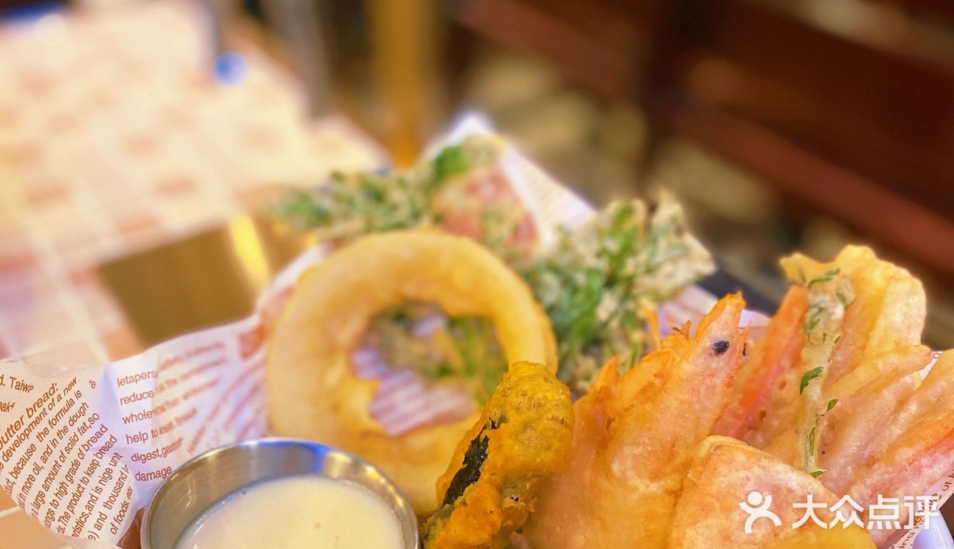 在武汉一秒瞬移韩国街头吃烤肉[调皮]