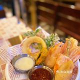 在武汉一秒瞬移韩国街头吃烤肉[调皮]