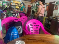 -黄记四更烤乳猪店