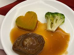 十六头南吉鲍拼南瓜-叶氏大快活酒楼·佛山老字号