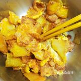 是家很高大上的餐厅。点了很多没吃完，打包了两个菜回来