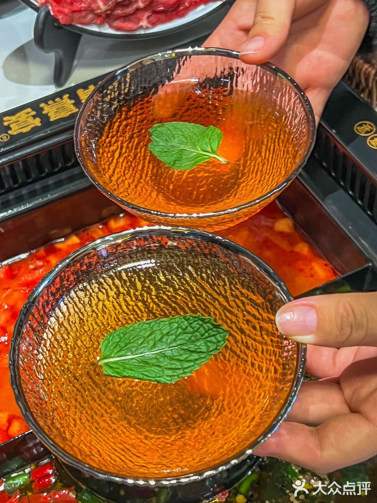 听说最近流行吃 藤椒火锅？