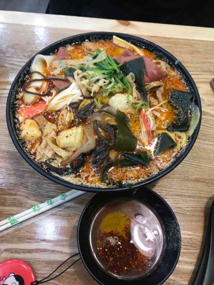 刘记麻辣烫-"在家附近,特别近,不是饭点,人不多,刚刚.