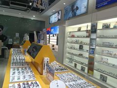 -诺柯视眼镜-蔡司依视路官方工厂店(淞南一店)