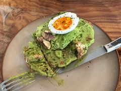 牛油果煮蛋吐司-RAC BAR(安福路店)