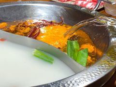-东巴婆婆云南鱼豆花火锅(大东门店)