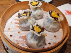 咸蛋黄乌米烧麦-佬泰丰斋· 乌镇茶食餐厅