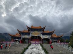 -三塔倒影公园