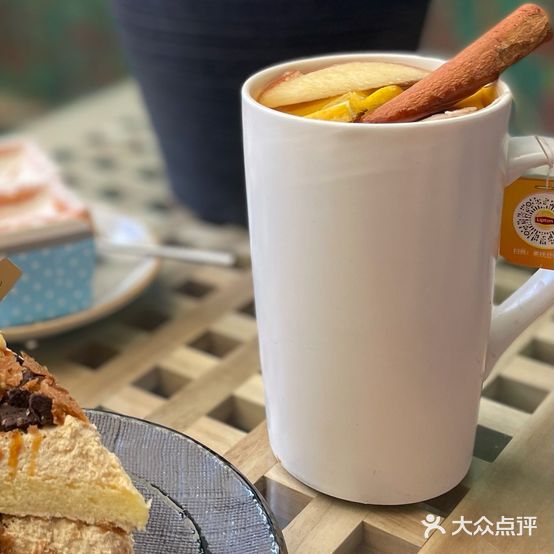 QUEEN QUEEN CAKE月丘甜品·咖啡
