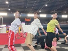 -嘿哟动霸CHUA·新潮玩运动娱乐中心·蹦床滑冰团建乐园